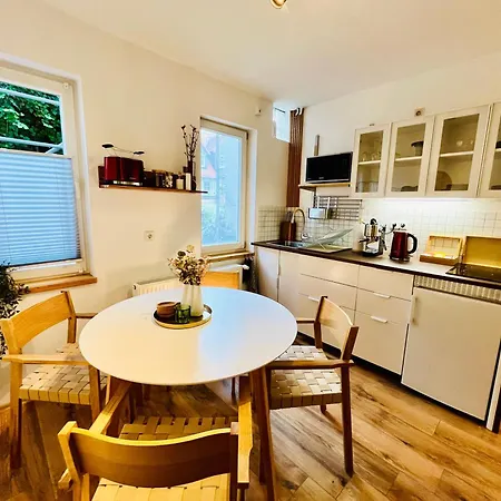 Aycatcherhomes - Lage I 4 Personen I Zentral I Altstadt I Naehe Fluss Lahn I Boutique Pera Apartment